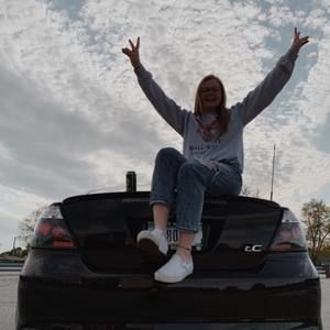 Meet your Posher, Olivia